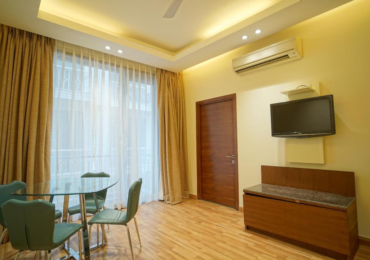 Uds Villa Scandinavian B&B - Next To Vfs Нью-Дели Экстерьер фото