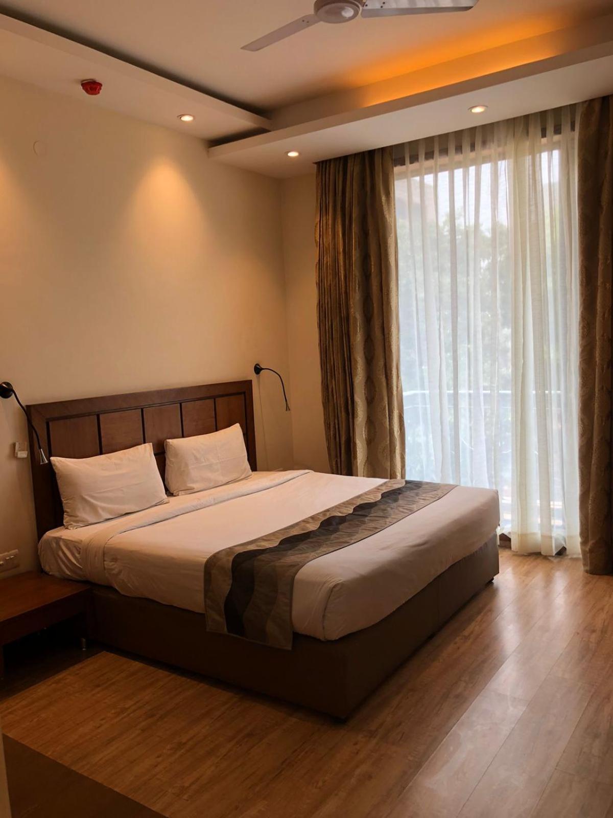 Uds Villa Scandinavian B&B - Next To Vfs Нью-Дели Экстерьер фото